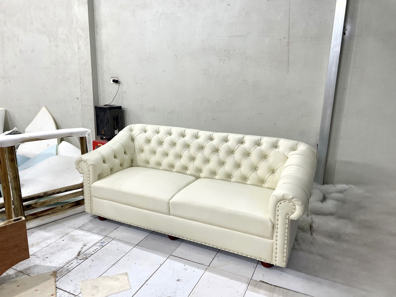 Sofa văng tân cổ điển giá rẻ chất liệu áo vải nỉ